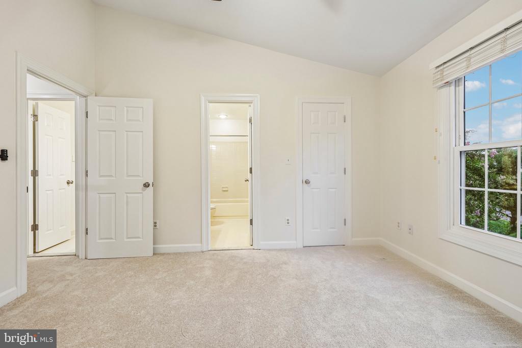 21208 HEDGEROW TERRACE