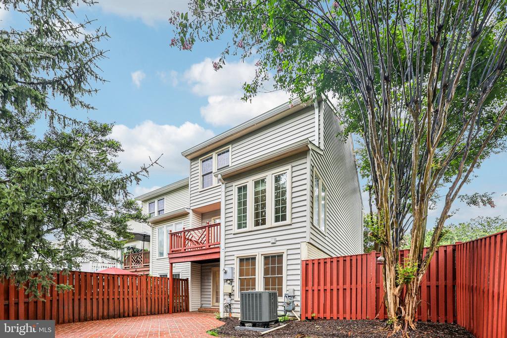 21208 HEDGEROW TERRACE
