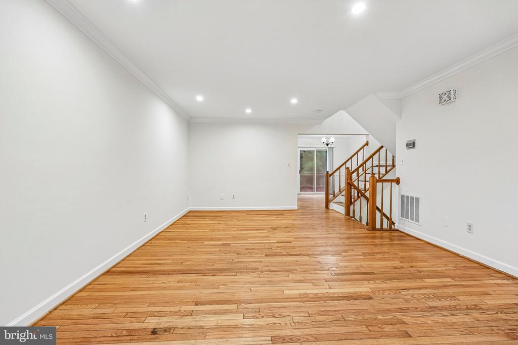 21208 HEDGEROW TERRACE