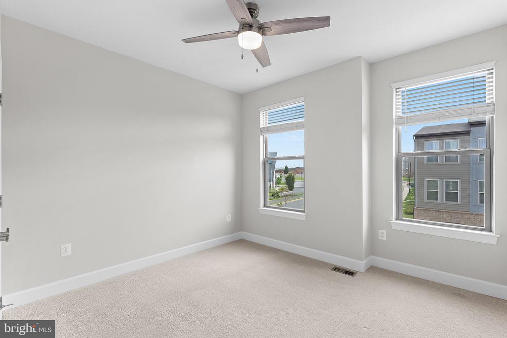 9804 BUCHANAN LOOP