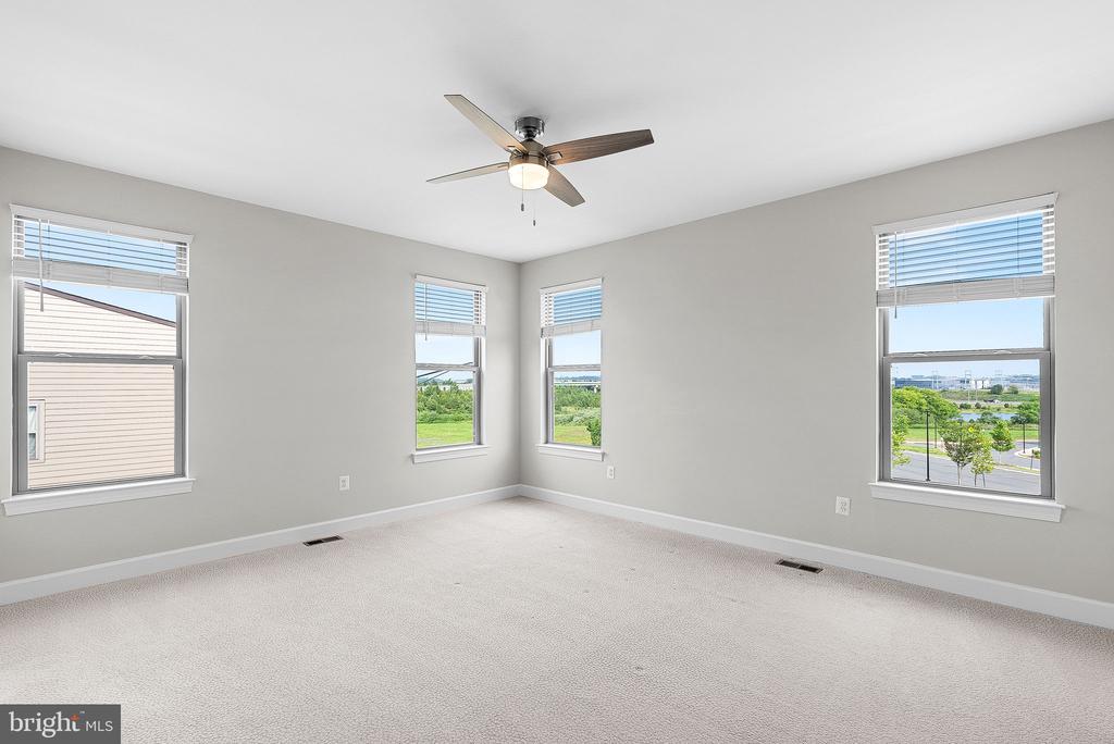 9804 BUCHANAN LOOP