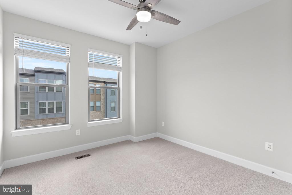 9804 BUCHANAN LOOP