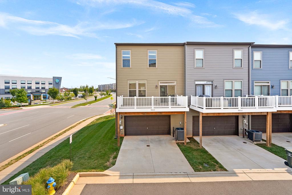 9804 BUCHANAN LOOP