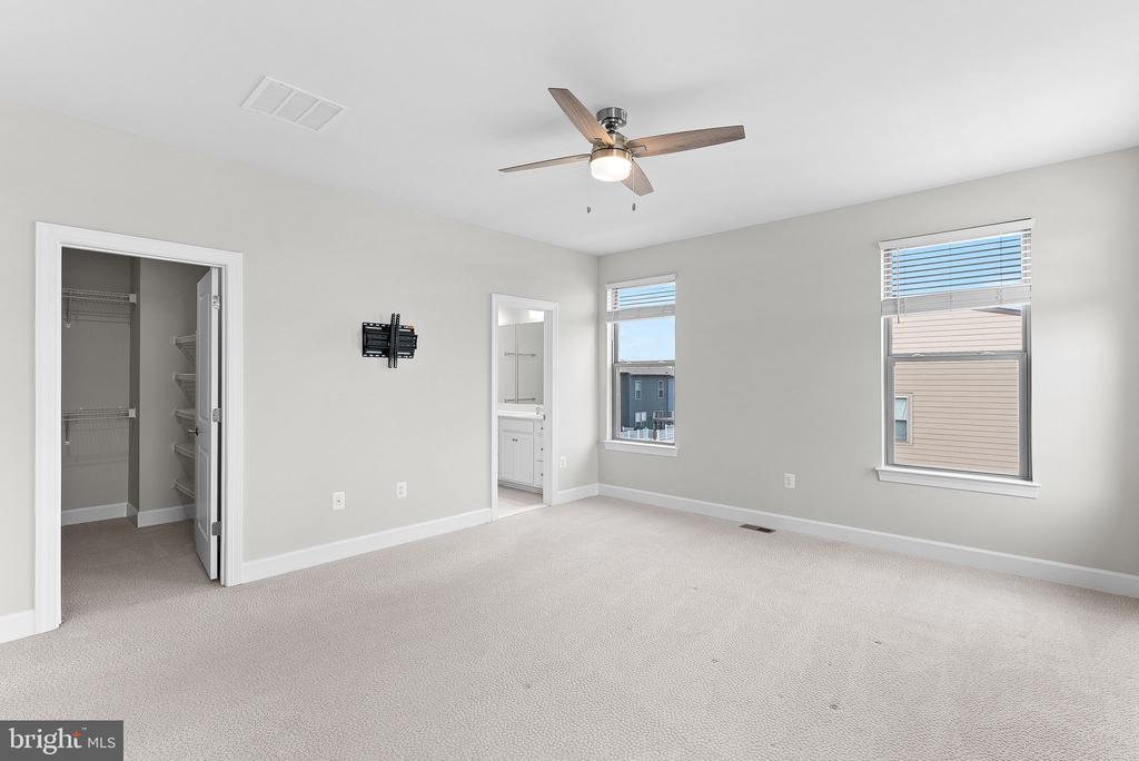 9804 BUCHANAN LOOP