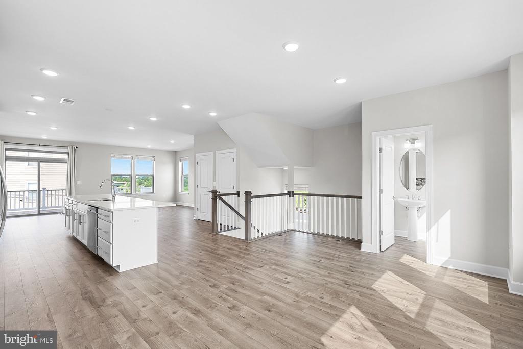 9804 BUCHANAN LOOP