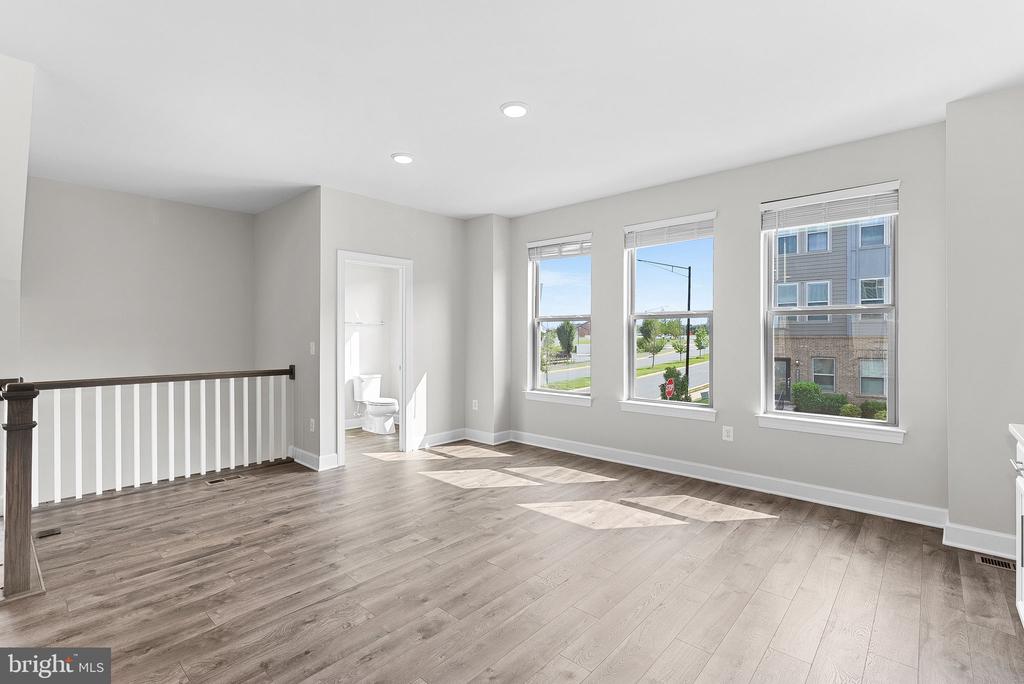 9804 BUCHANAN LOOP