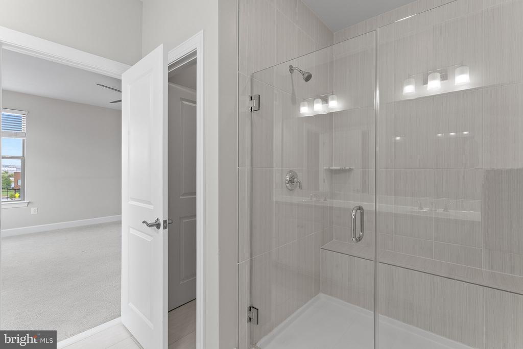 9804 BUCHANAN LOOP