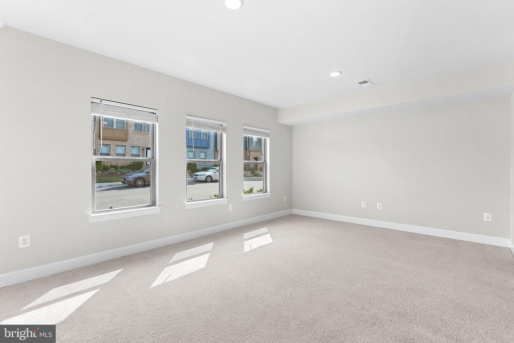 9804 BUCHANAN LOOP