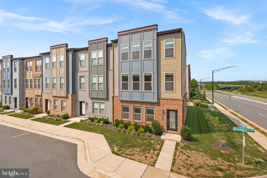 9804 BUCHANAN LOOP