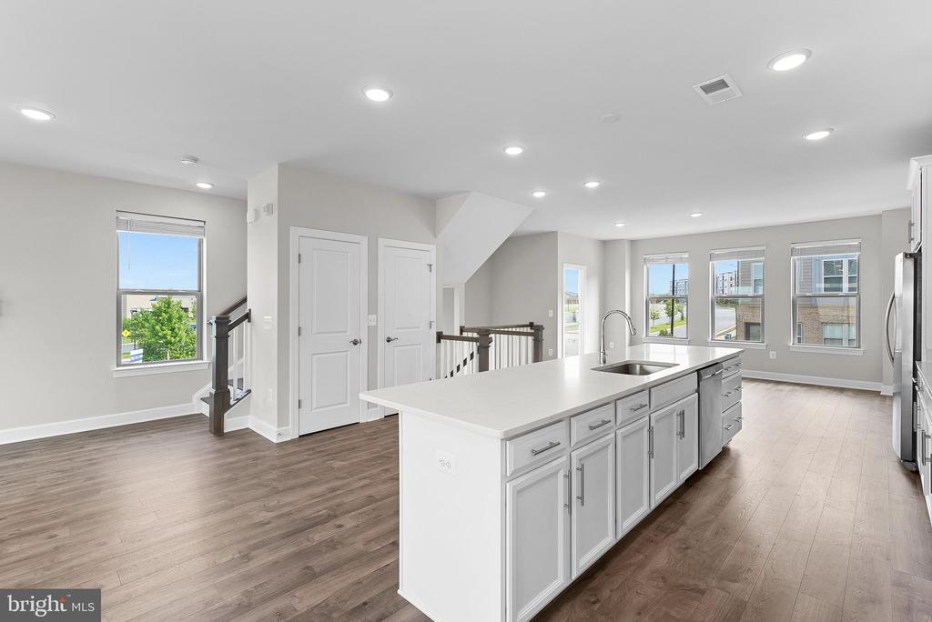 9804 BUCHANAN LOOP