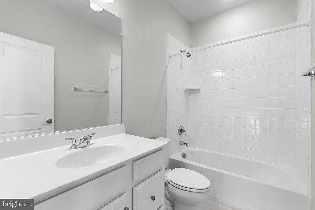 9804 BUCHANAN LOOP