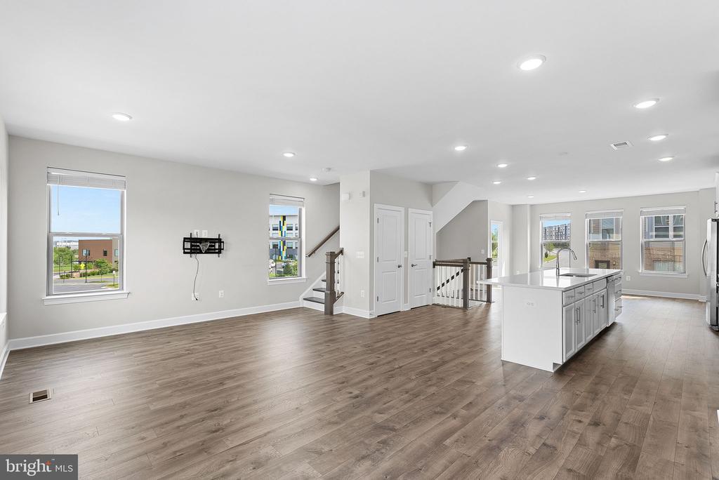 9804 BUCHANAN LOOP