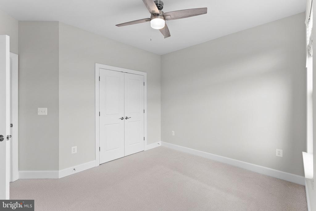 9804 BUCHANAN LOOP