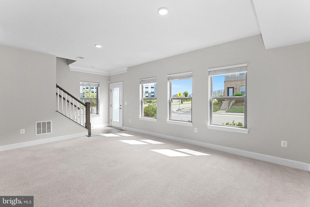 9804 BUCHANAN LOOP