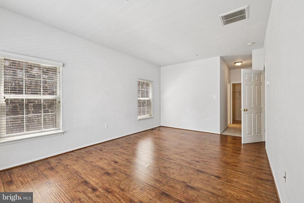 9587 WHEATS WAY