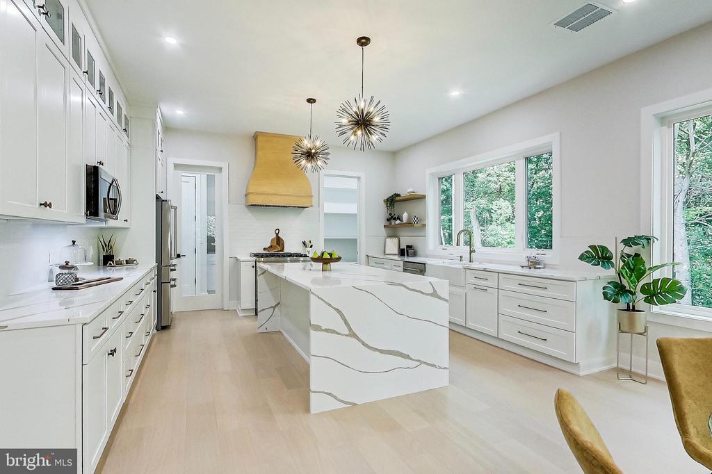 9984 BENT TREE LANE
