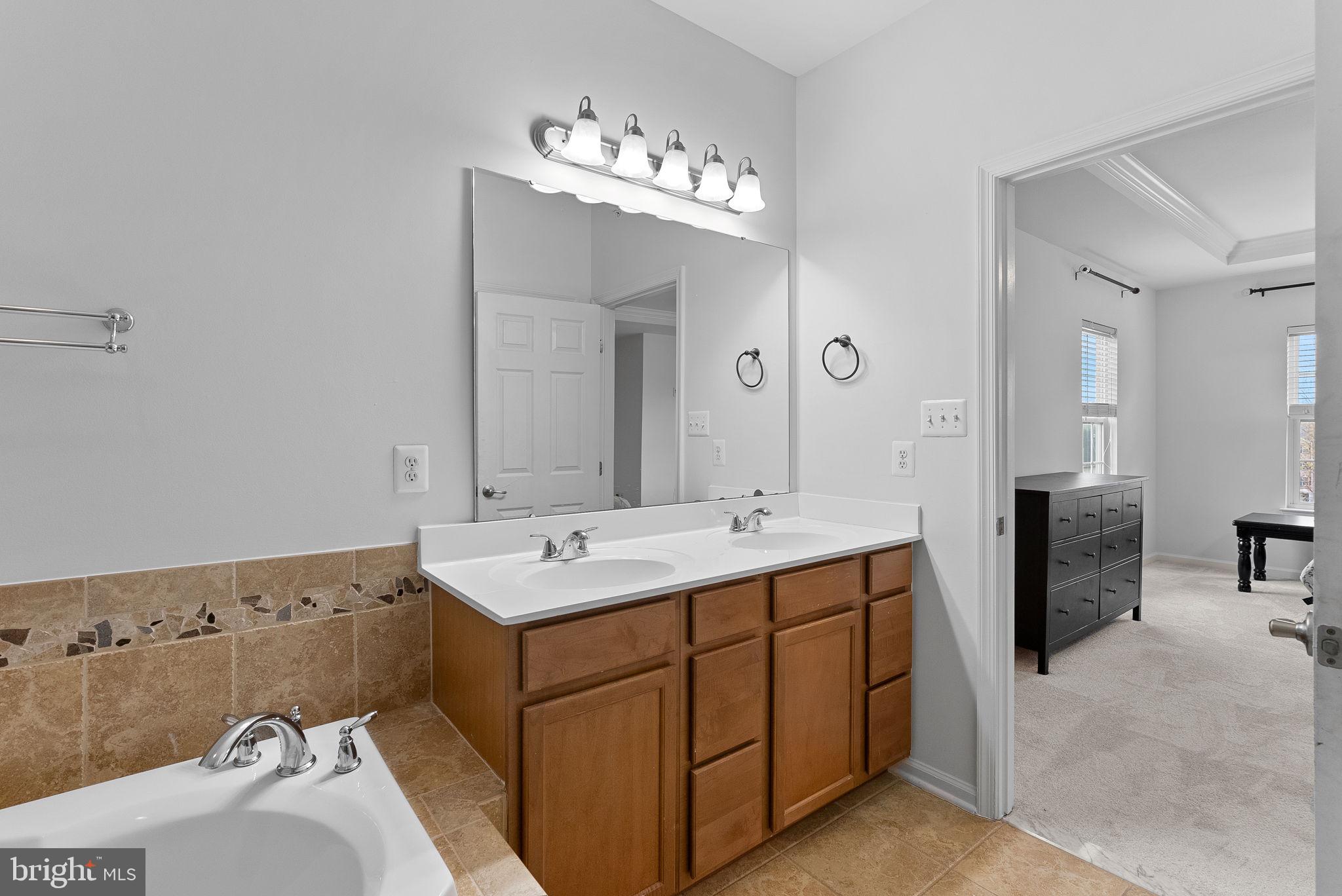 15131 LEICESTERSHIRE STREET