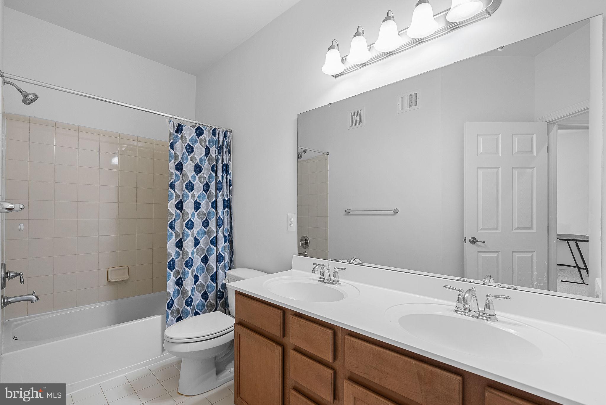 15131 LEICESTERSHIRE STREET