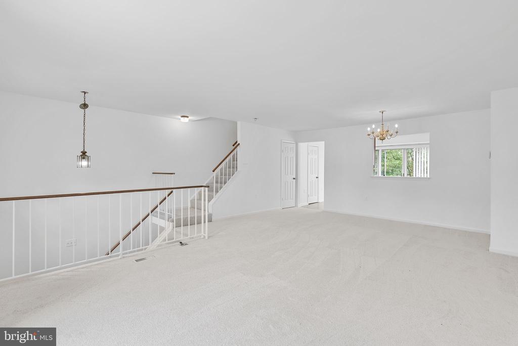 7417 BARBADOS LANE