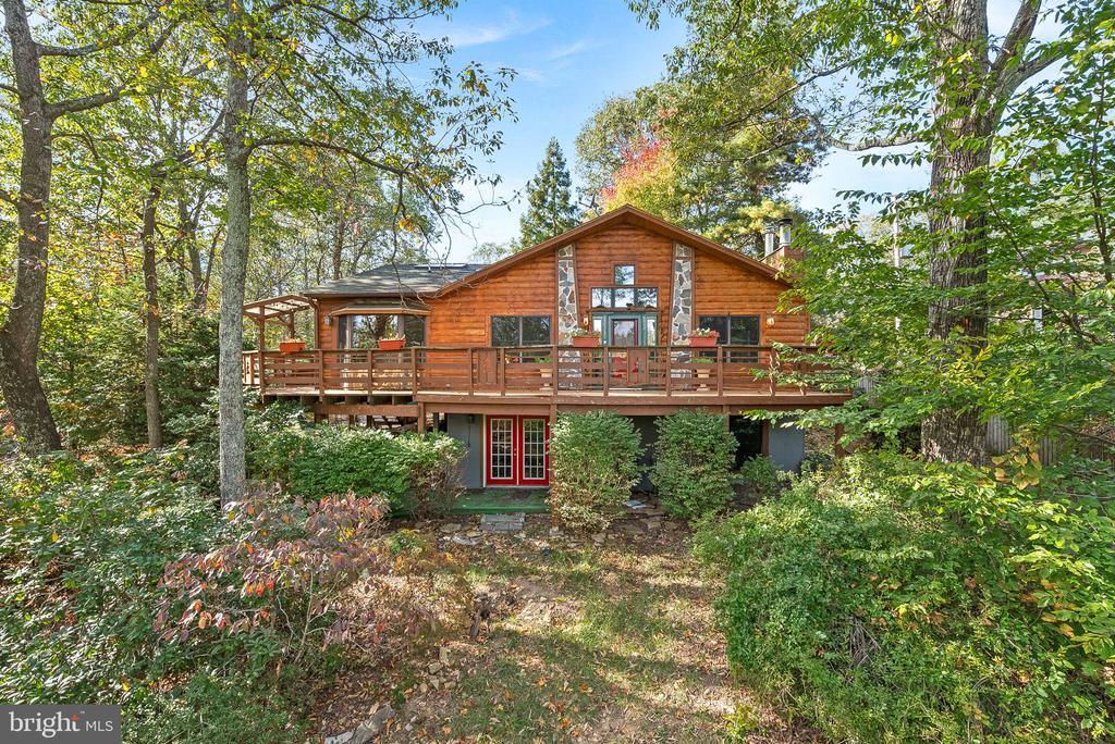 1802 SUMMIT DRIVE