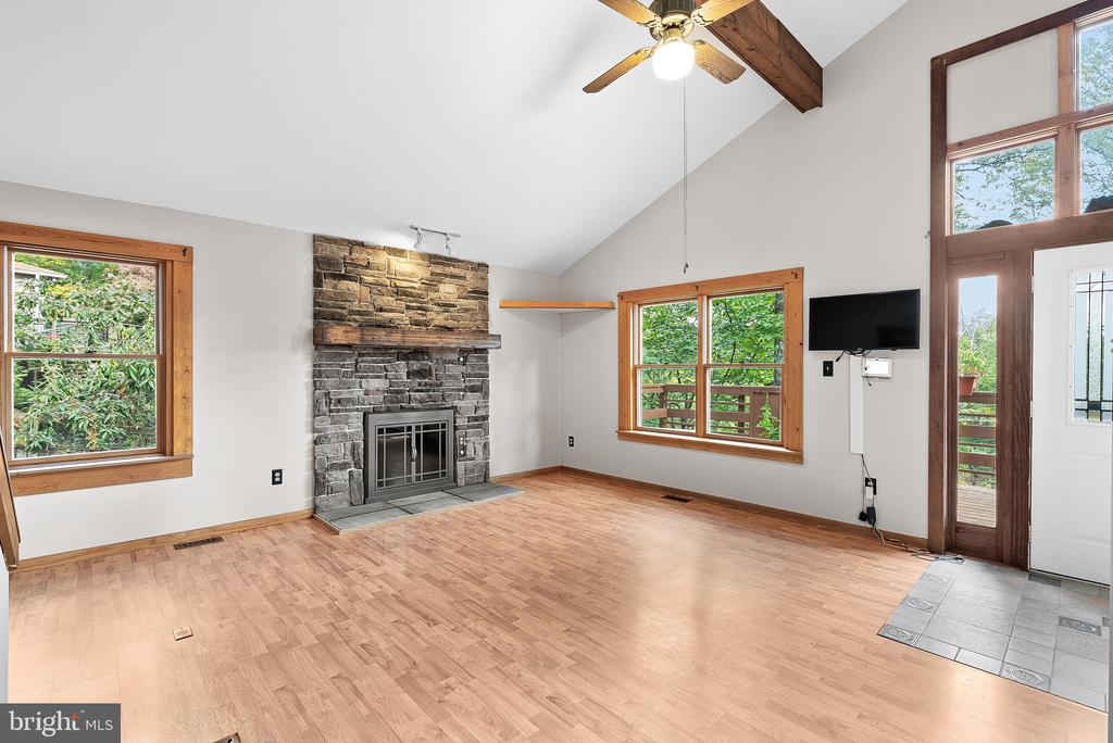 1802 SUMMIT DRIVE