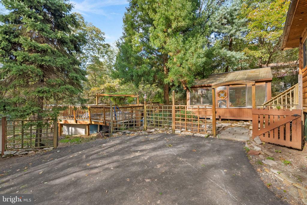 1802 SUMMIT DRIVE
