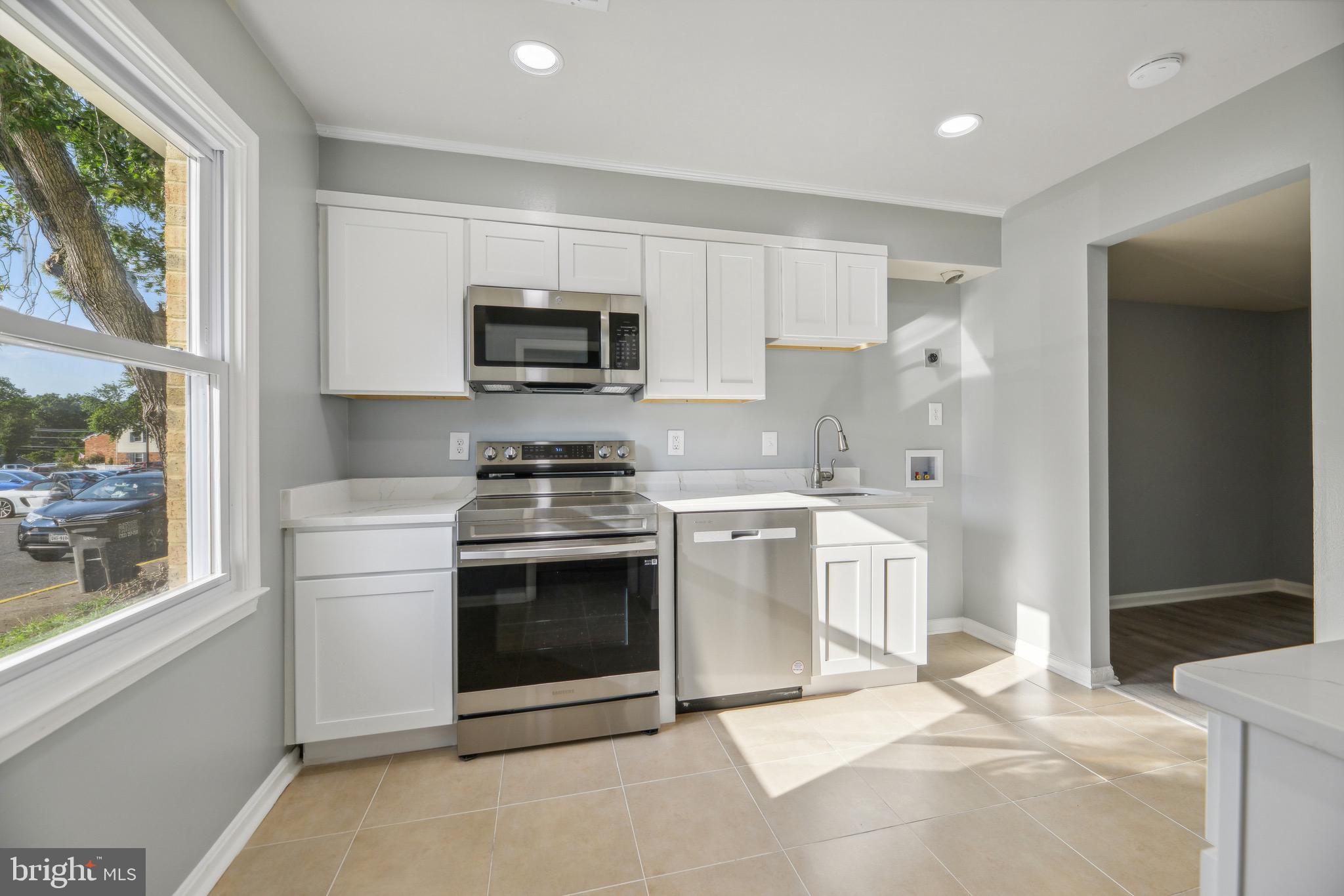 7615 GLENOLDEN PLACE