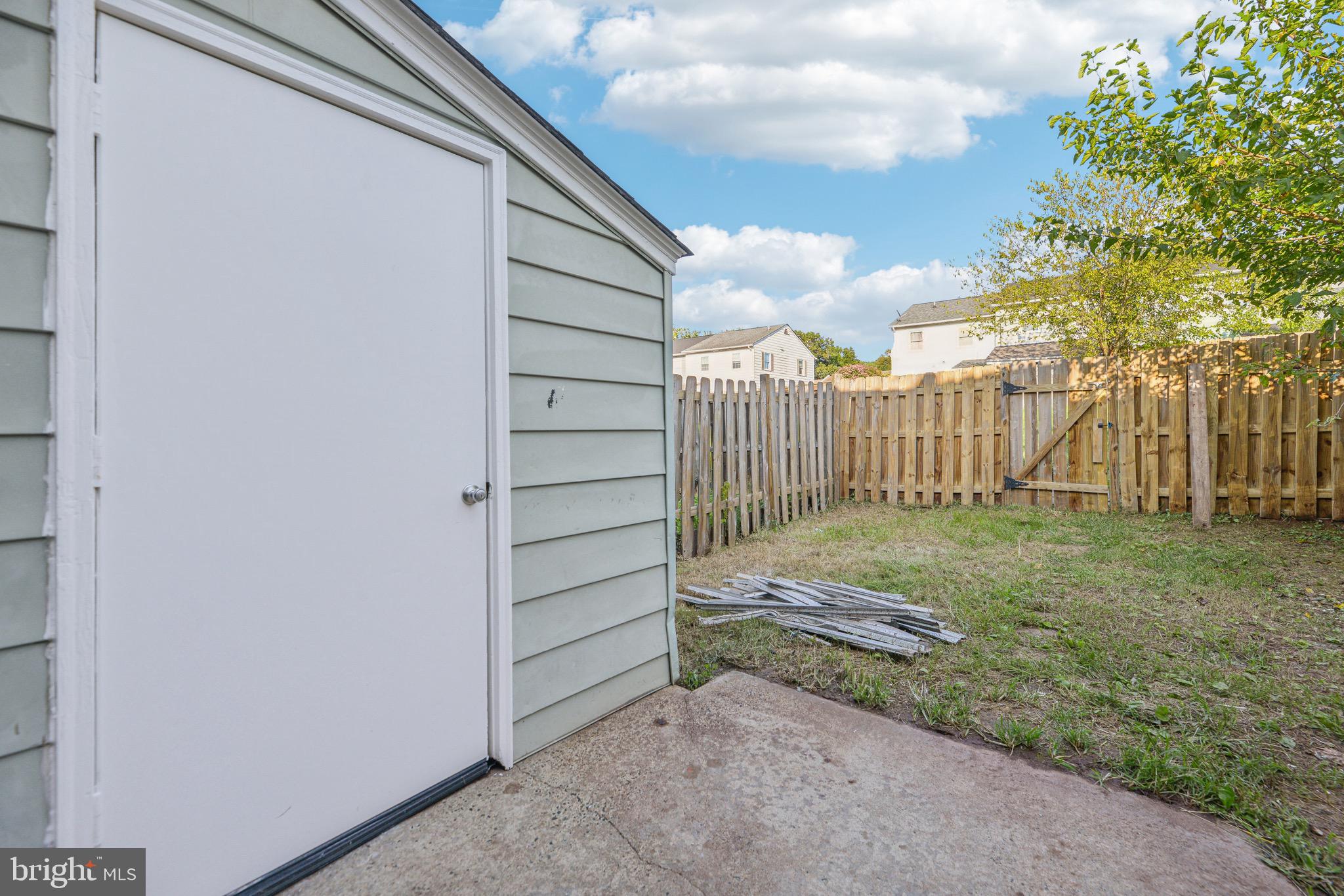 7615 GLENOLDEN PLACE