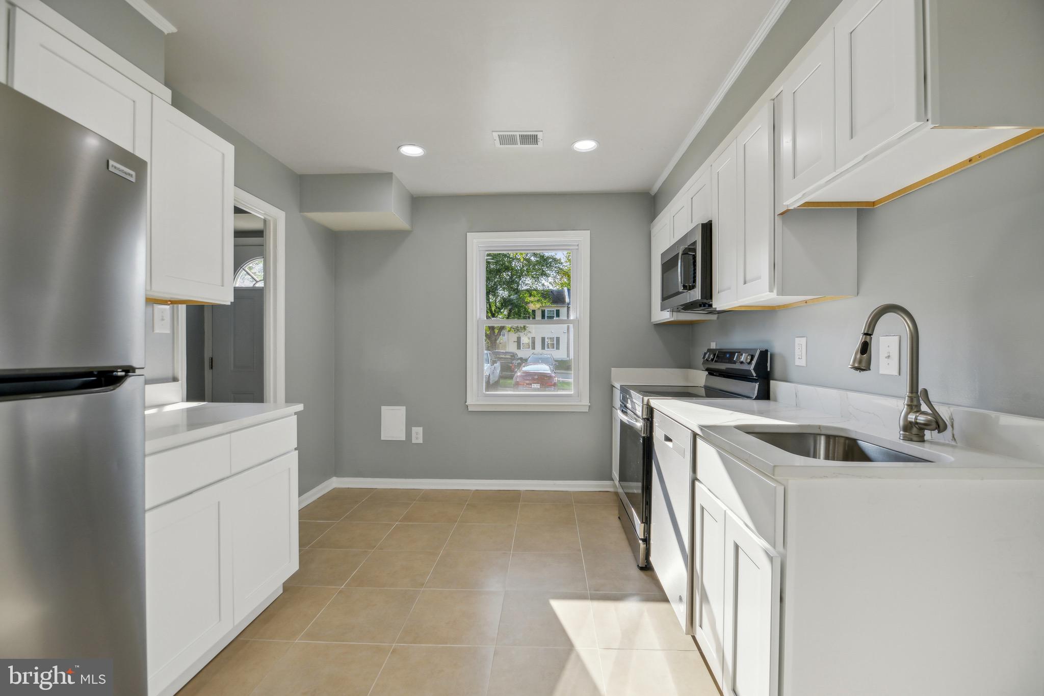 7615 GLENOLDEN PLACE