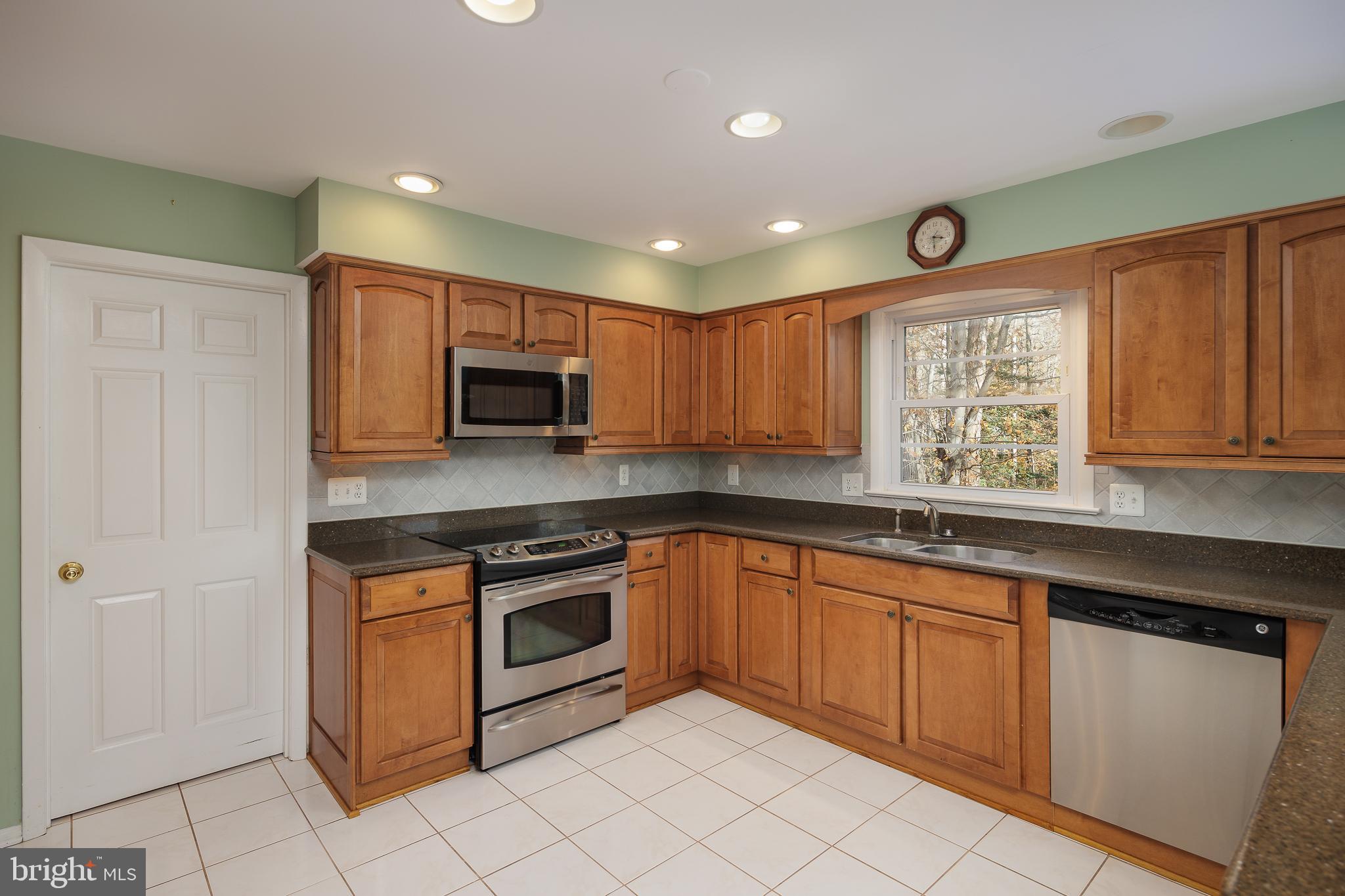 10419 MOUNT VERNON DRIVE