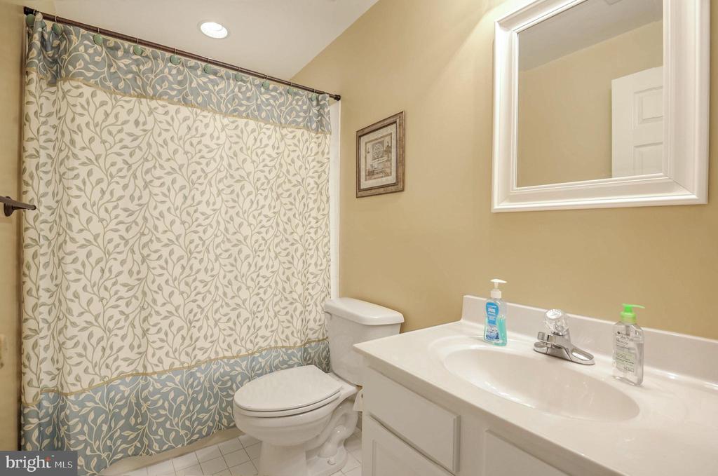 14308 GRACKLE COURT