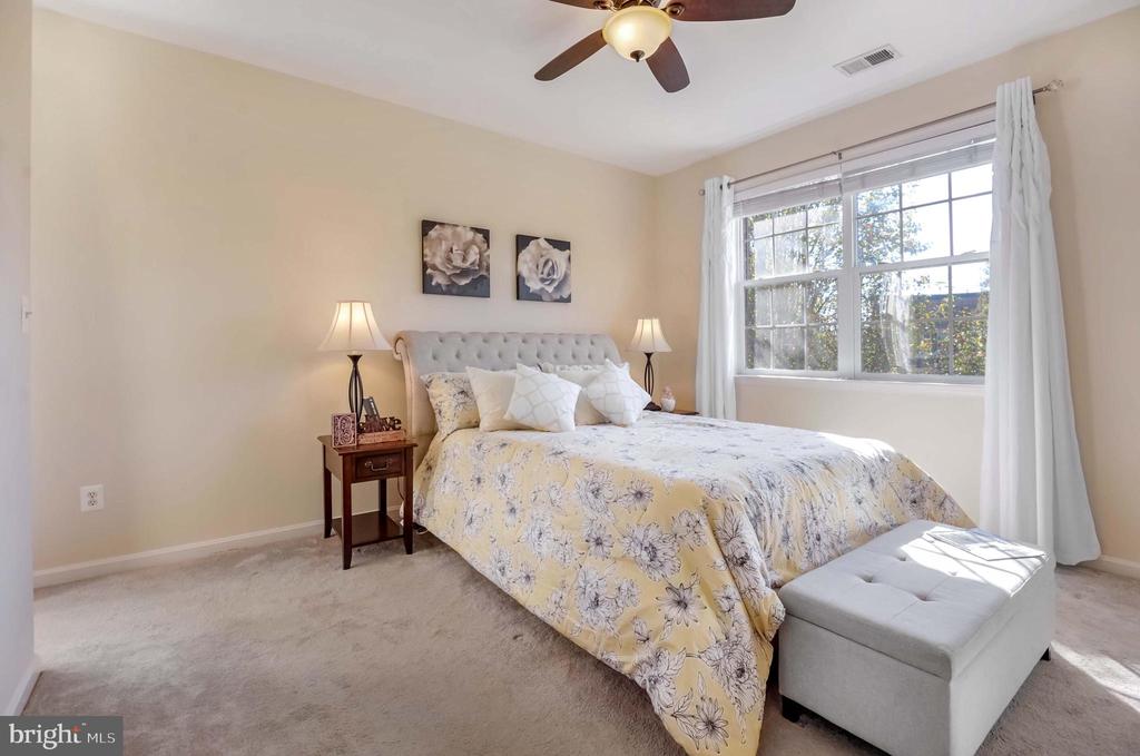 14308 GRACKLE COURT