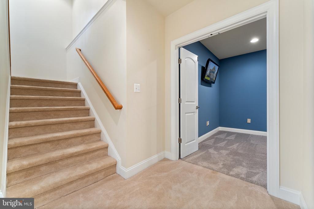 16277 JETTY LOOP