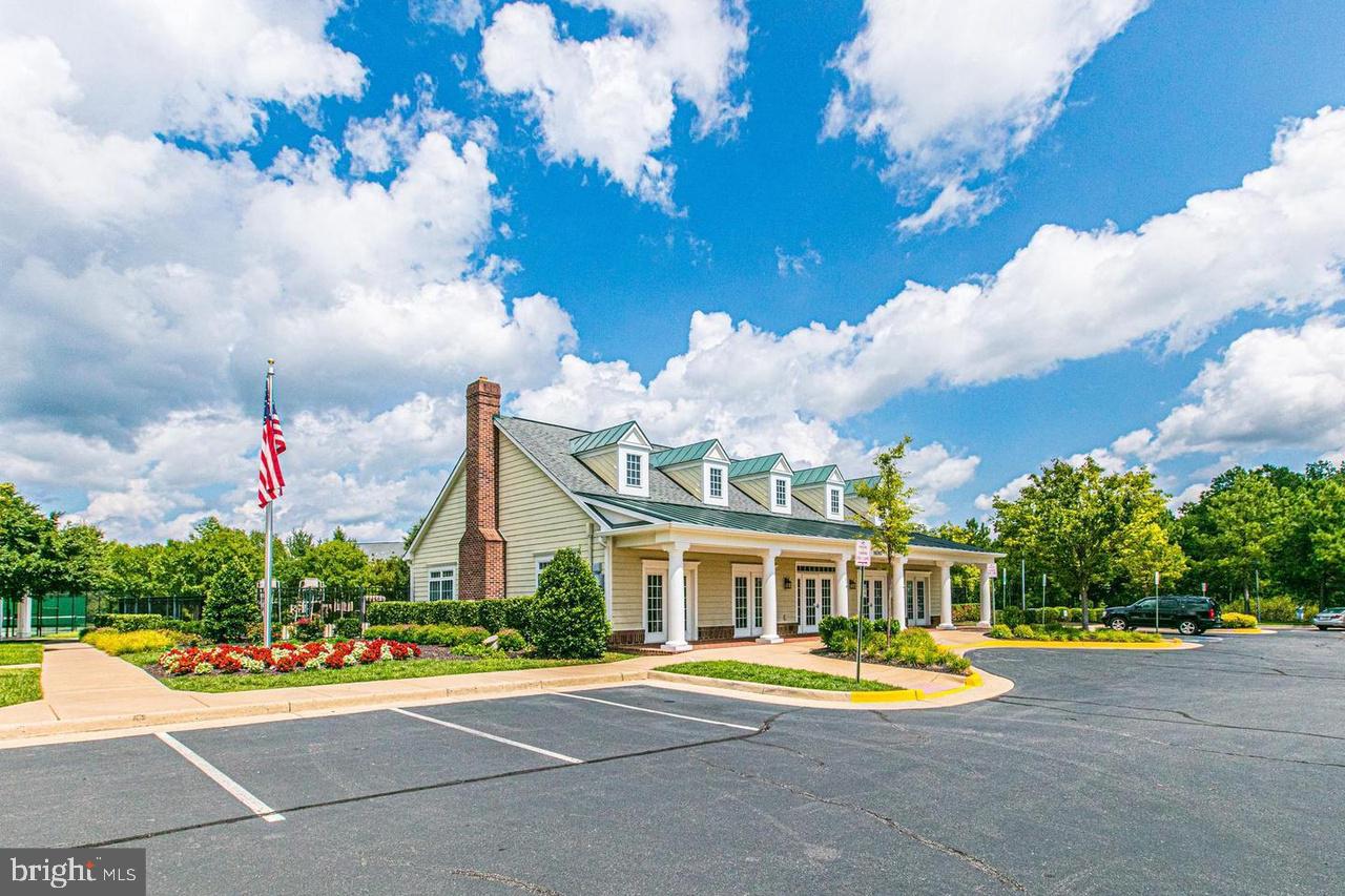 15996 GREYMILL MANOR DRIVE