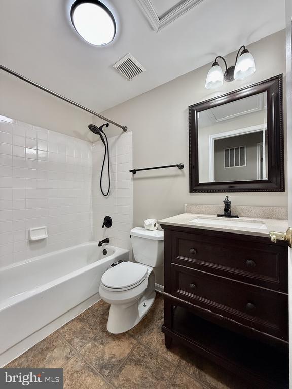3427 BELLEPLAIN COURT