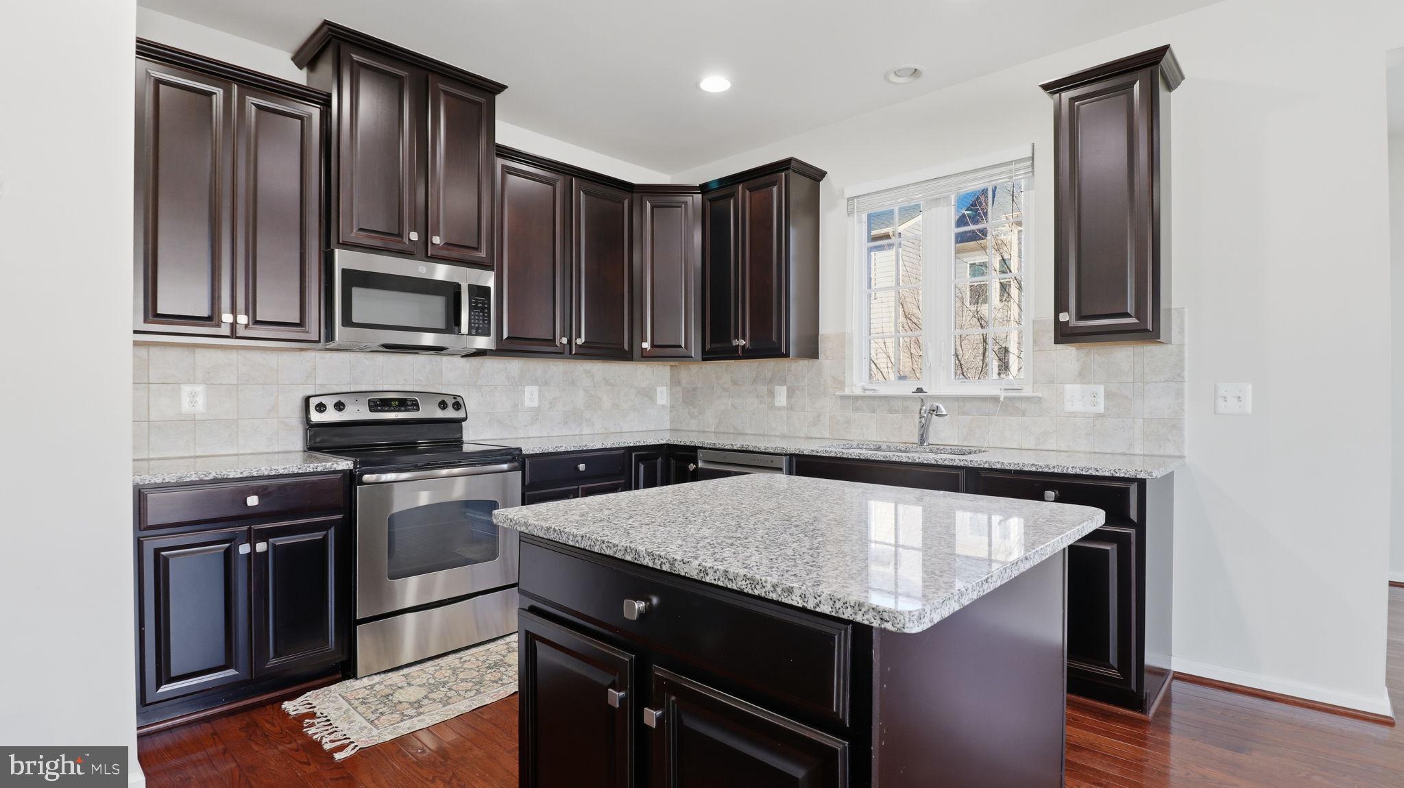 12690 LAKESIDE COURT