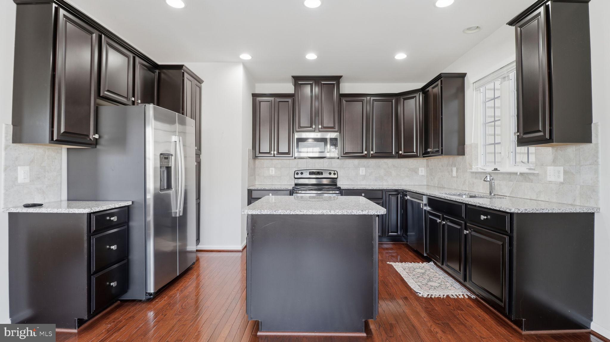 12690 LAKESIDE COURT