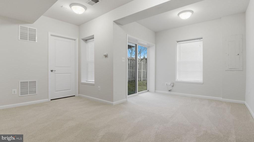 12690 LAKESIDE COURT