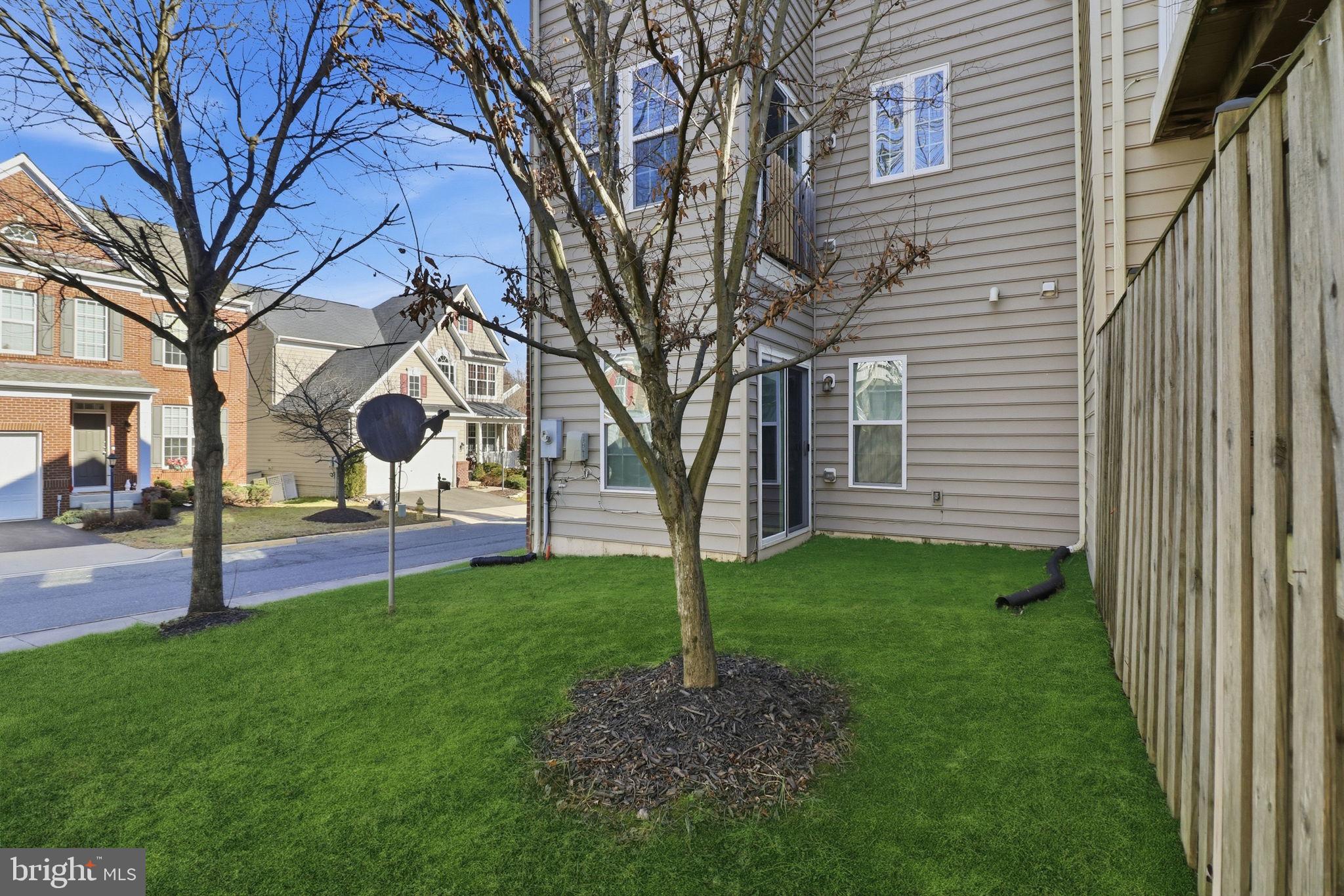 12690 LAKESIDE COURT