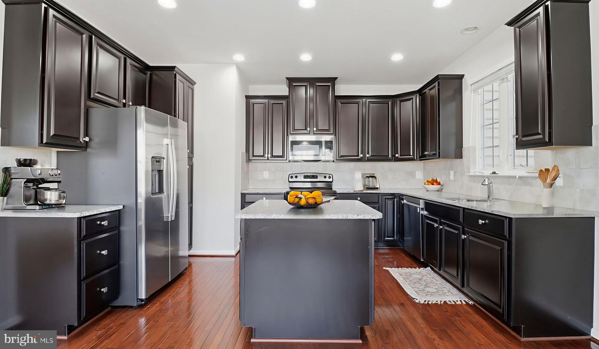 12690 LAKESIDE COURT