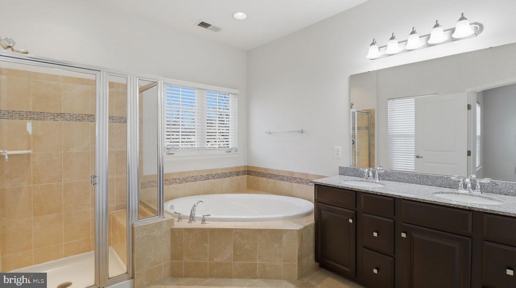 12690 LAKESIDE COURT