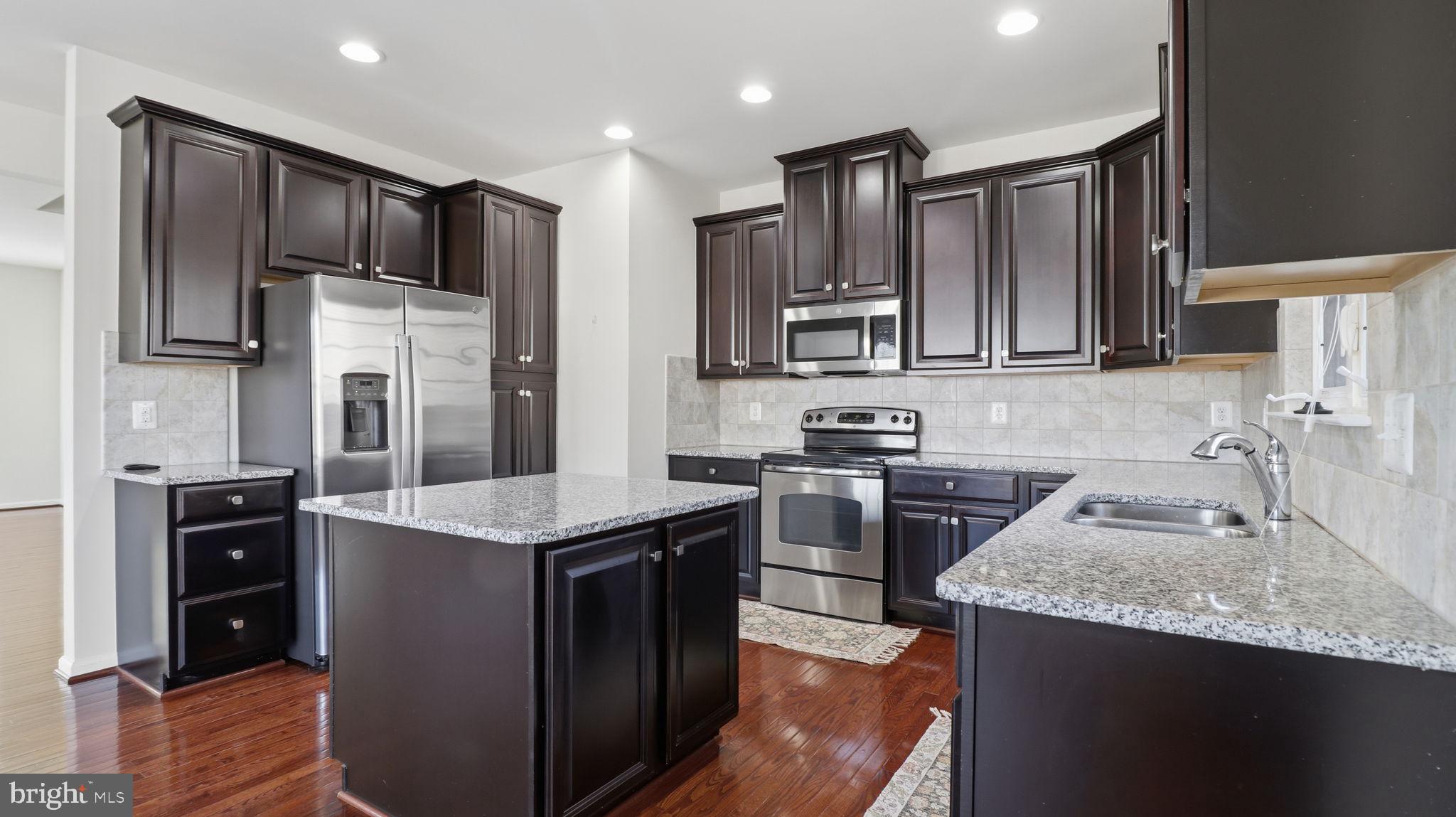 12690 LAKESIDE COURT