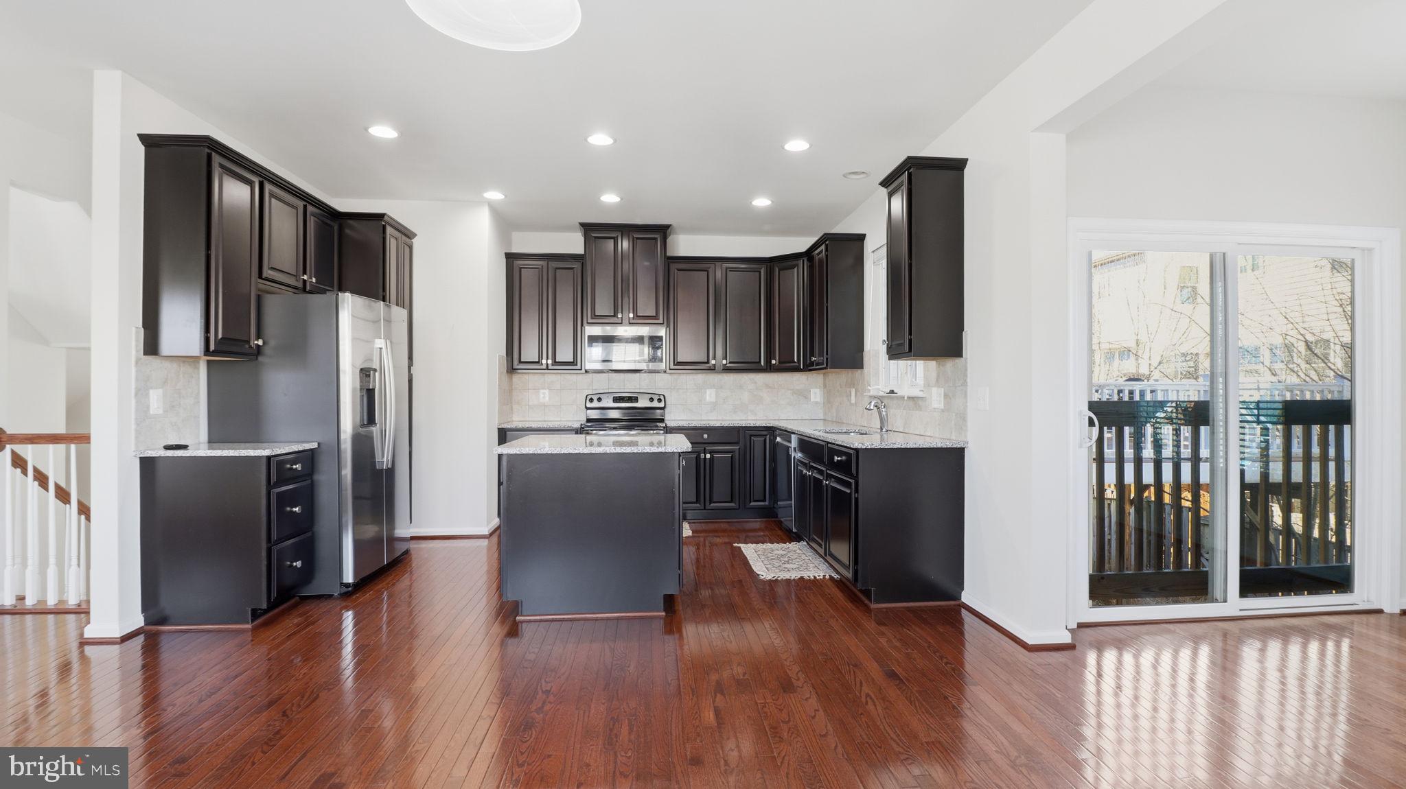 12690 LAKESIDE COURT