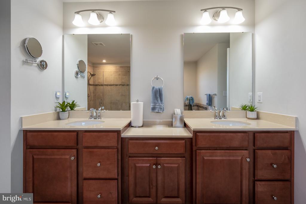 12711 NORWOOD DRIVE
