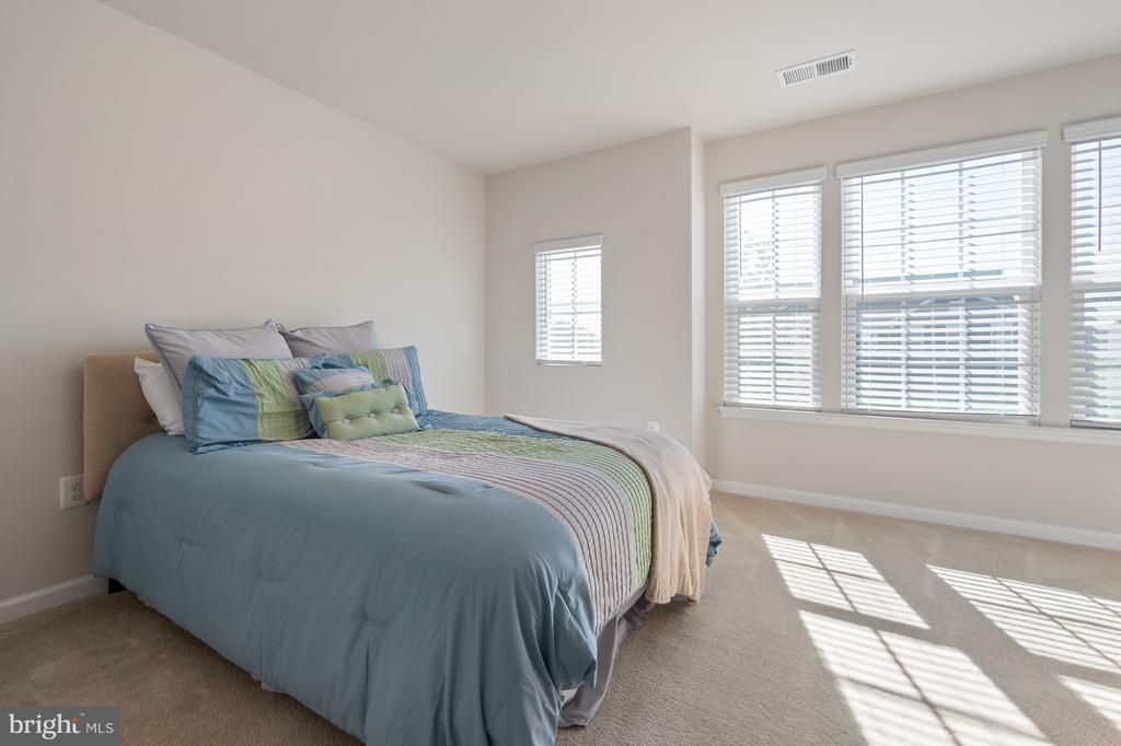 12711 NORWOOD DRIVE