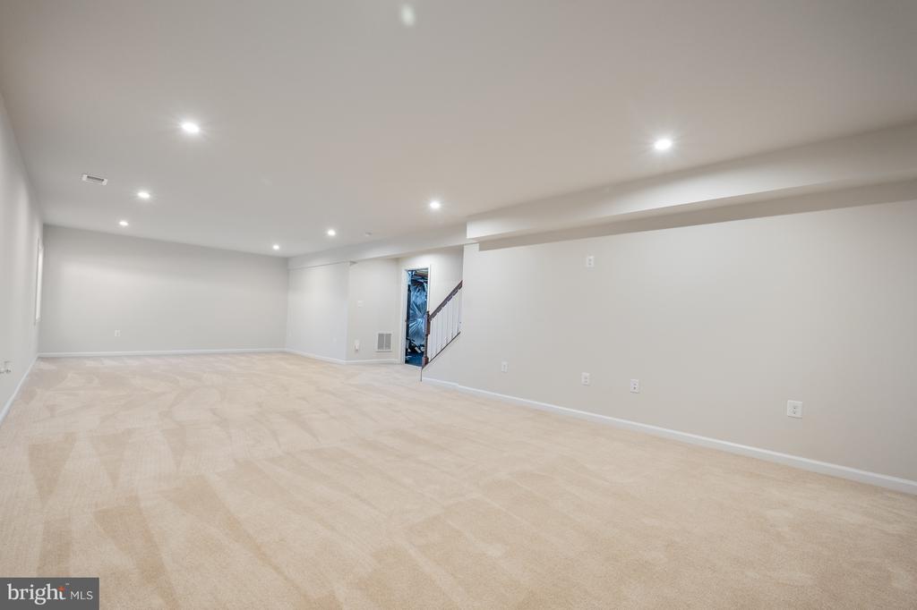 12711 NORWOOD DRIVE
