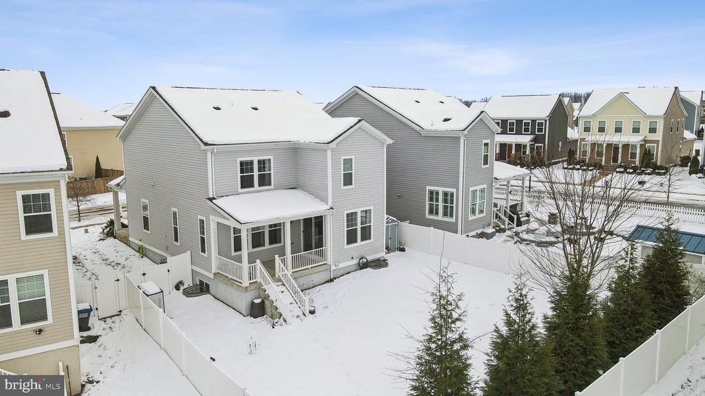 405 GLADIOLA WAY