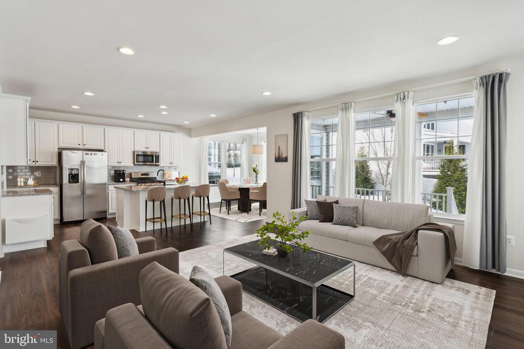 405 GLADIOLA WAY