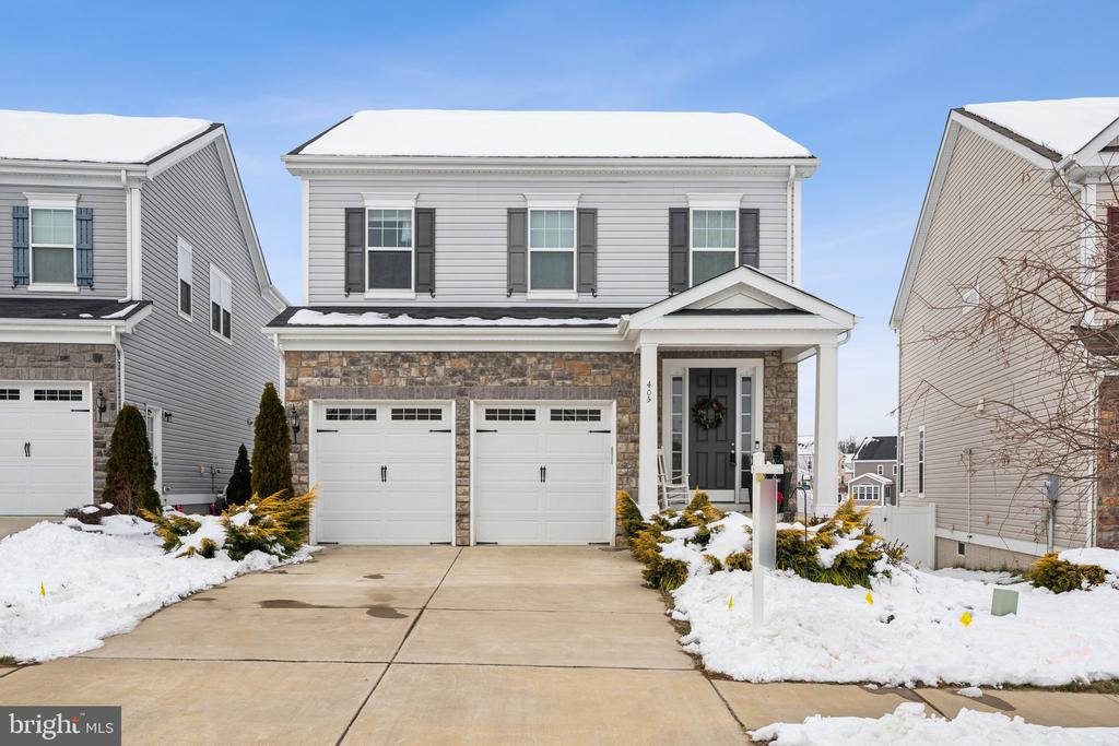 405 GLADIOLA WAY