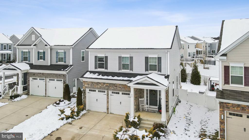 405 GLADIOLA WAY